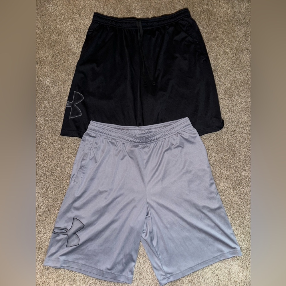 Set of 2 Men’s Under Armour HeatGear Shorts Black Gray Silver L Large